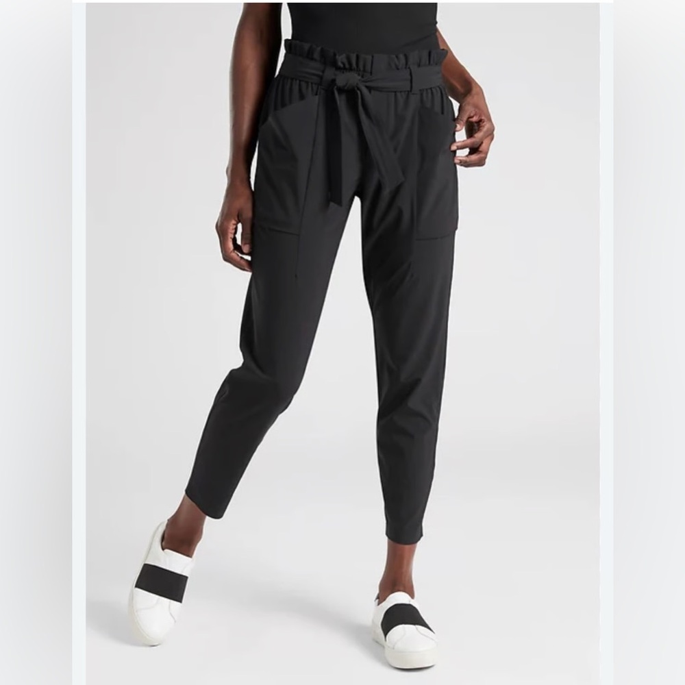 Athleta Skyline Paperbag Waist Pants Size 10